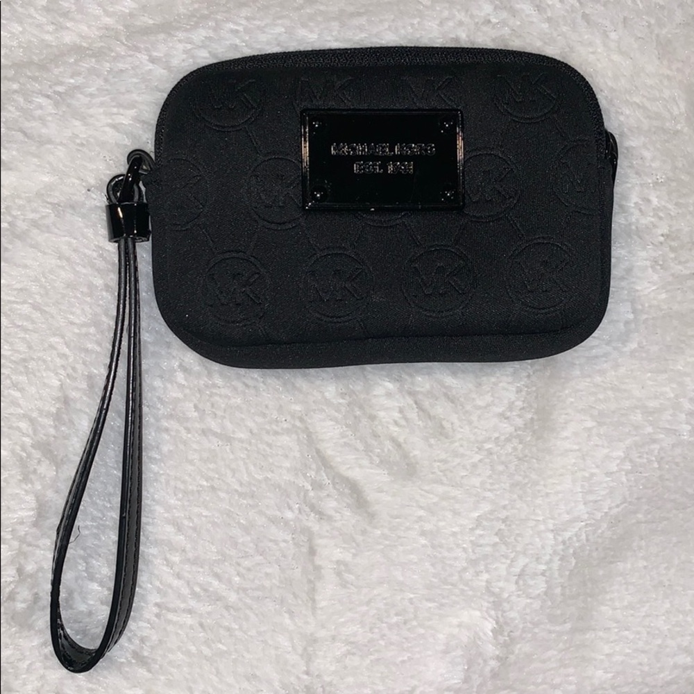 black MICHAEL KORS wristlet
